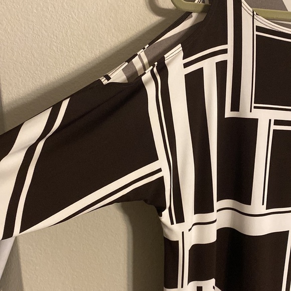 Chico’ Col Shoulder Tunic - Picture 2 of 8